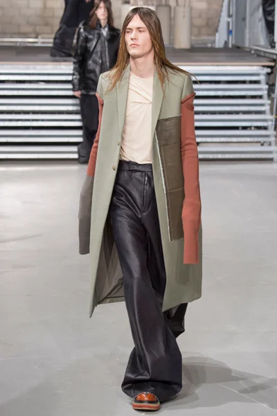 Look 30